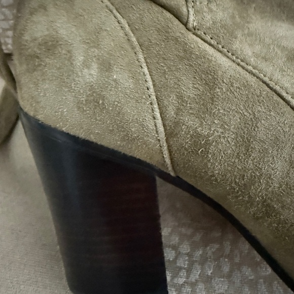 Banana Republic Olive Heeled Boots Suede Finish Tie Bow in back see all pics - Picture 9 of 11